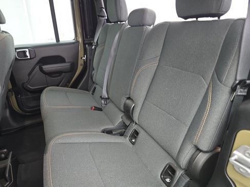 Used 2025 Jeep Gladiator Sport AWD/4WD image 13