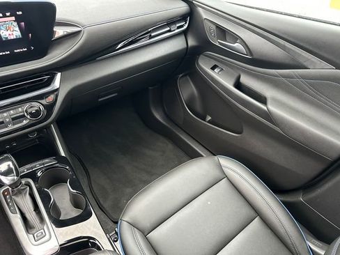 Used 2025 Buick Envista Sport Touring w/ Convenience I Package image 24