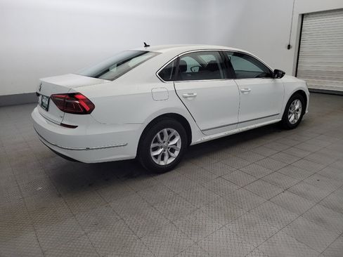 Used 2017 Volkswagen Passat 1.8T S image 10