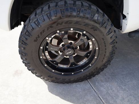 Used 2015 Toyota Tacoma 4x4 Double Cab image 9