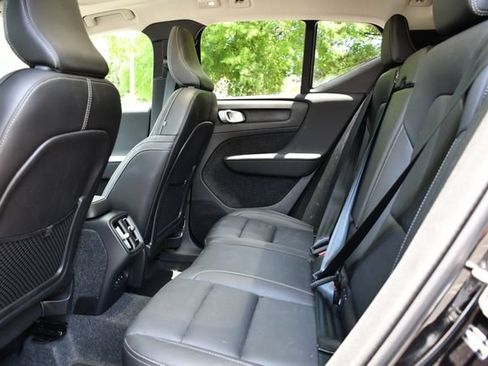 Certified 2026 Volvo XC40 B5 Plus AWD/4WD image 17