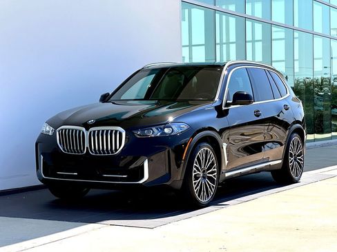 New 2026 BMW X5 xDrive40i w/ Climate Comfort Package image 7