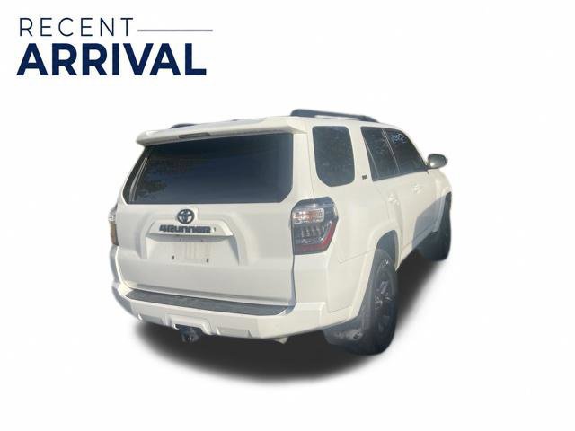 Used 2016 Toyota 4Runner SR5 RWD image 4