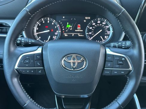 Used 2021 Toyota Highlander XLE image 24