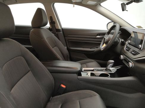 Used 2024 Nissan Altima 2.5 SV FWD image 21