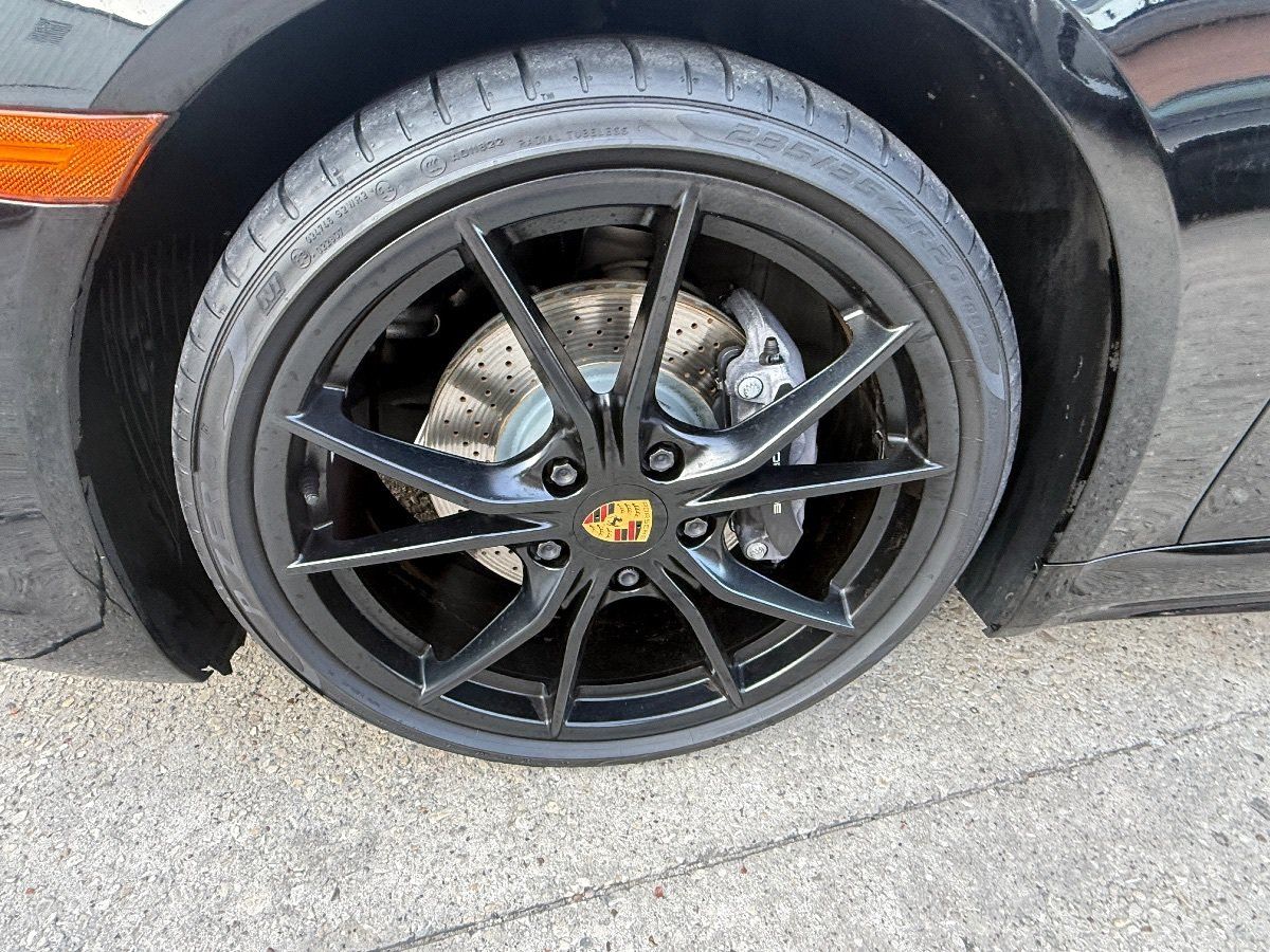 Used 2018 Porsche 718 Boxster RWD image 9