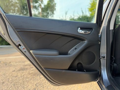 Used 2017 Kia Forte S FWD image 29