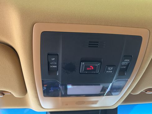 Used 2022 Lexus ES 300h Ultra Luxury w/ Accessory Package FWD image 26