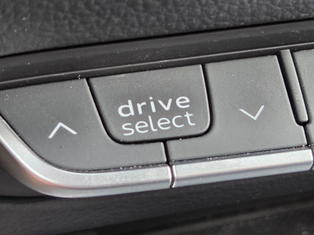 Used 2023 Audi SQ5 Premium Plus AWD/4WD image 14