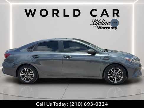Used 2023 Kia Forte LXS w/ LXS Technology Package FWD image 2