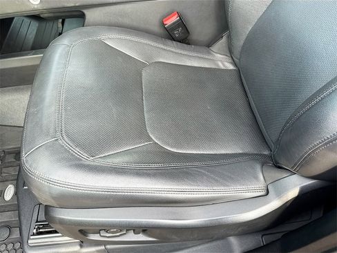 Used 2023 Land Rover Defender 90 SE image 21