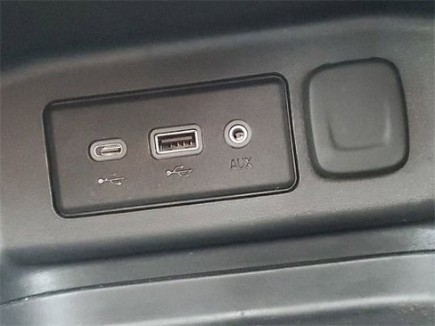 Used 2022 Chevrolet Equinox LT image 18