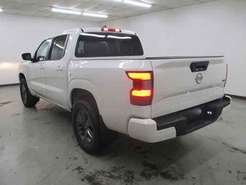 New 2025 Nissan Frontier SV image 3