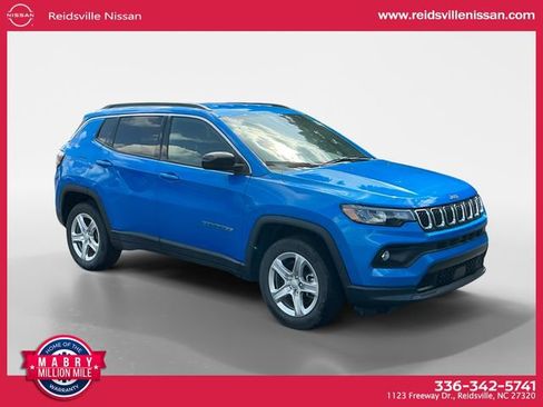 Used 2024 Jeep Compass Latitude AWD/4WD image 8