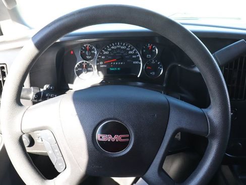 Used 2017 GMC Savana 2500 image 20