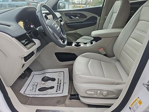 Used 2023 GMC Terrain Denali image 10