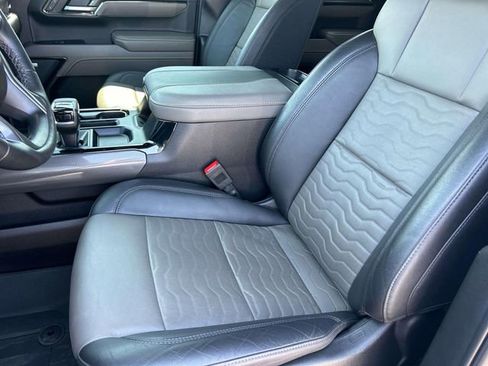 Used 2023 Chevrolet Silverado 1500 ZR2 w/ Technology Package AWD/4WD image 32