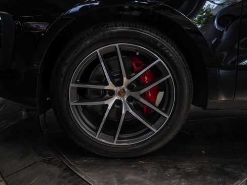Used 2023 Porsche Macan S AWD/4WD image 9