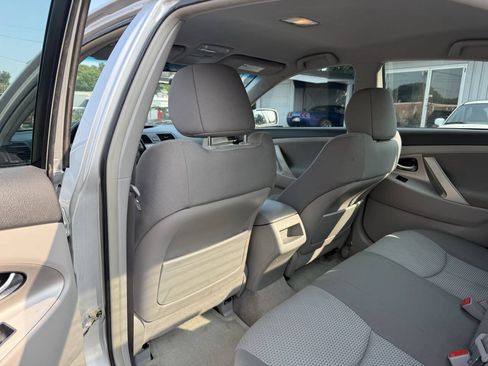 Used 2009 Toyota Camry SE FWD image 17