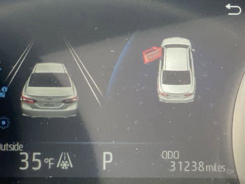 Certified 2023 Toyota Camry SE image 35