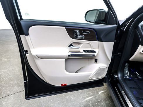 Certified 2025 Mercedes-Benz GLB 250 image 22