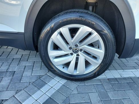 Used 2022 Volkswagen Atlas Cross Sport SE image 13