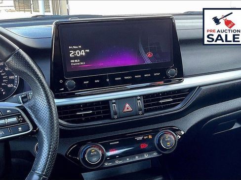 Certified 2024 Kia Forte GT-Line image 6