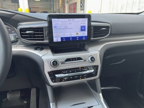 Used 2023 Ford Explorer XLT w/ Equipment Group 202A AWD/4WD image 30