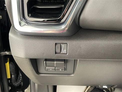 New 2026 GMC Canyon Elevation image 11