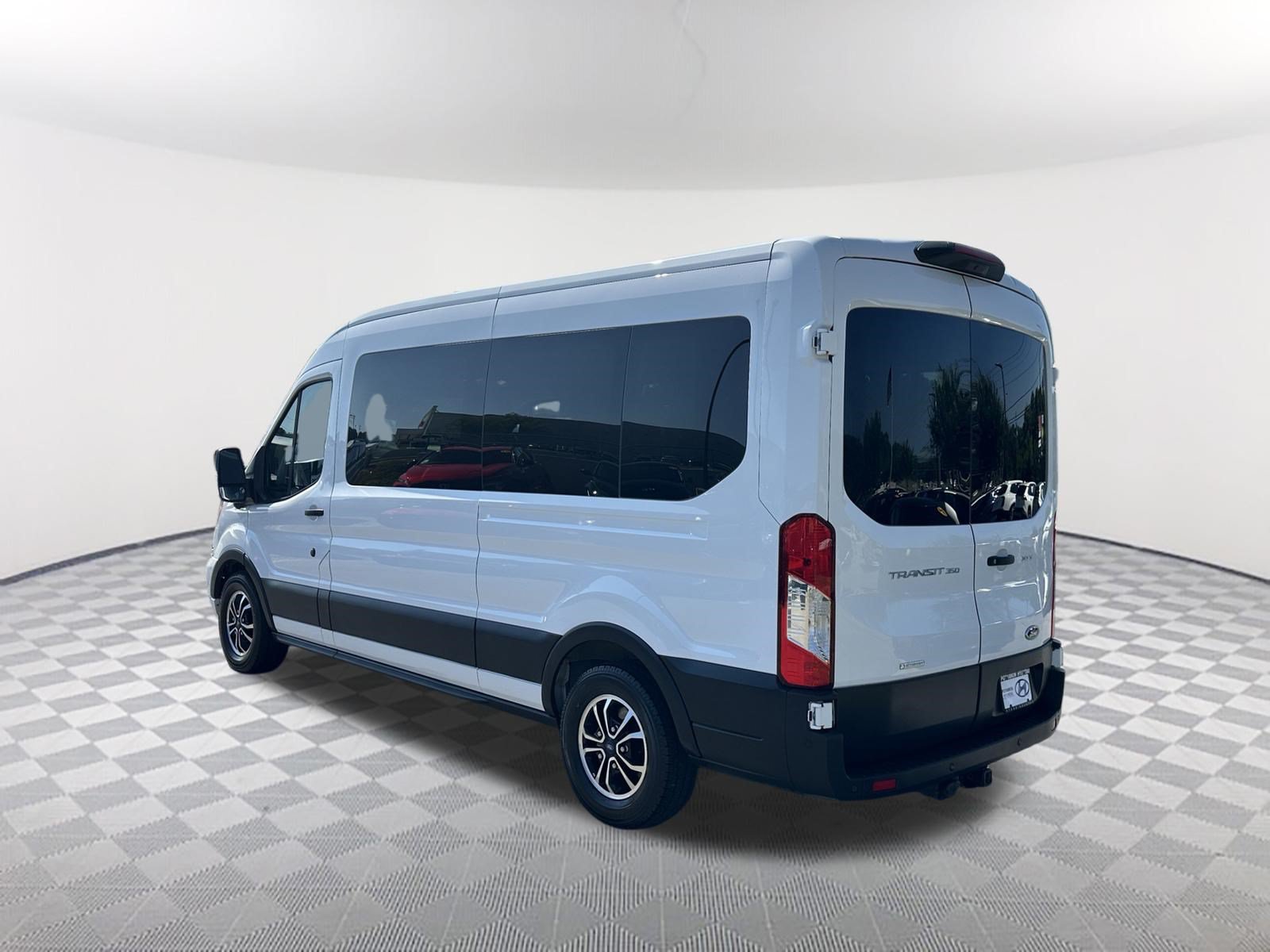 Used 2022 Ford Transit 350 XLT RWD image 7