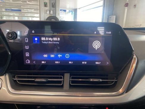 Certified 2024 Chevrolet Trax LT w/ Driver Confidence Package FWD image 20