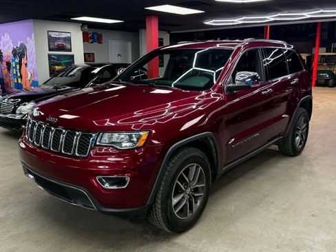 Used 2017 Jeep Grand Cherokee Limited AWD/4WD image 1
