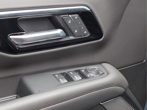 New 2026 Chevrolet Suburban High Country image 17