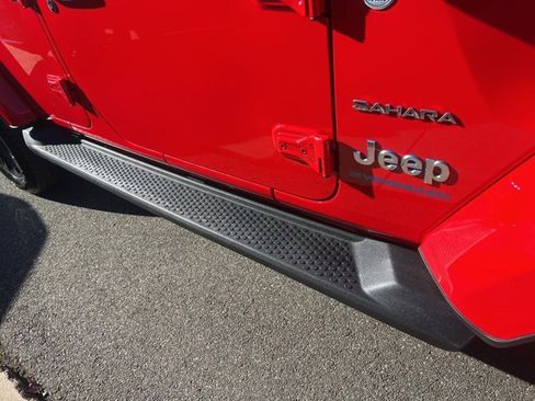 Used 2024 Jeep Wrangler Unlimited Sahara image 14