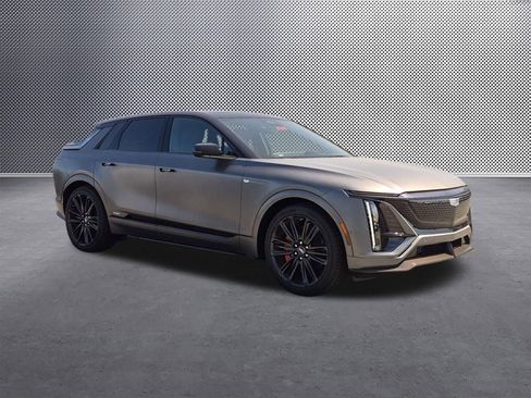 New 2026 Cadillac Lyriq V w/ Exterior Carbon Fiber Package AWD/4WD image 7