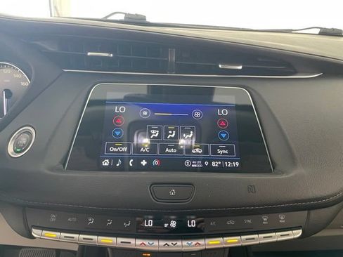 Used 2021 Cadillac XT4 Premium Luxury w/ Cold Weather Package AWD/4WD image 40