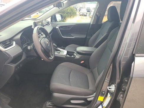 Used 2021 Toyota RAV4 LE w/ Carpet Mat Package (TMS) image 16