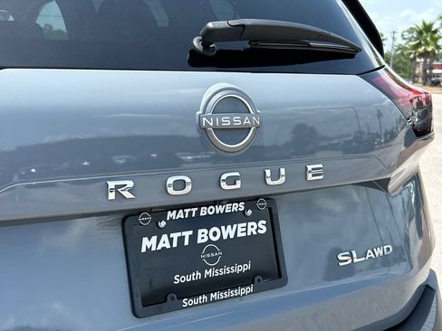 Used 2023 Nissan Rogue SL AWD/4WD image 5