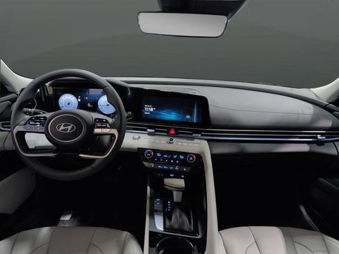 New 2026 Hyundai Elantra Limited FWD image 9