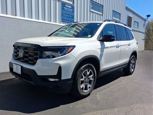 Used 2023 Honda Passport TrailSport image 1
