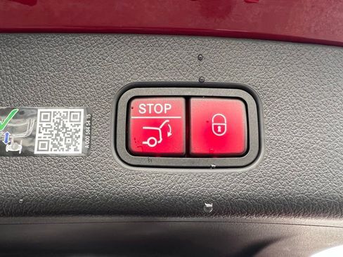 Used 2026 Mercedes-Benz GLC 300 image 31
