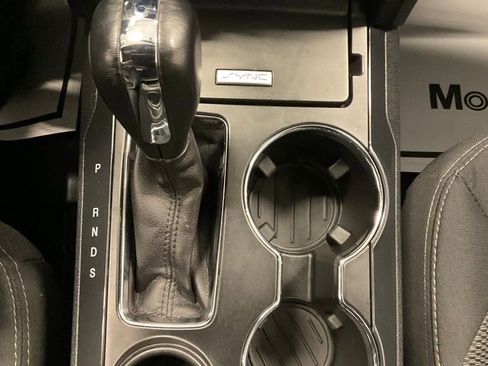 Used 2019 Ford Explorer XLT image 23