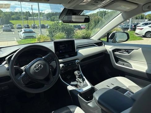 Used 2024 Toyota RAV4 XLE AWD/4WD image 28