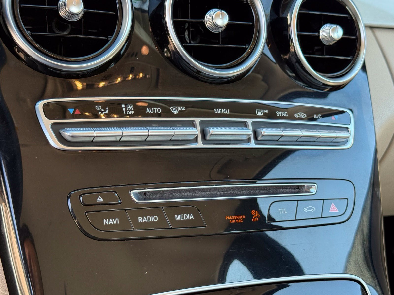 Used 2015 Mercedes-Benz C 300 4MATIC Sedan image 34