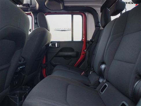 Used 2023 Jeep Gladiator Overland image 11