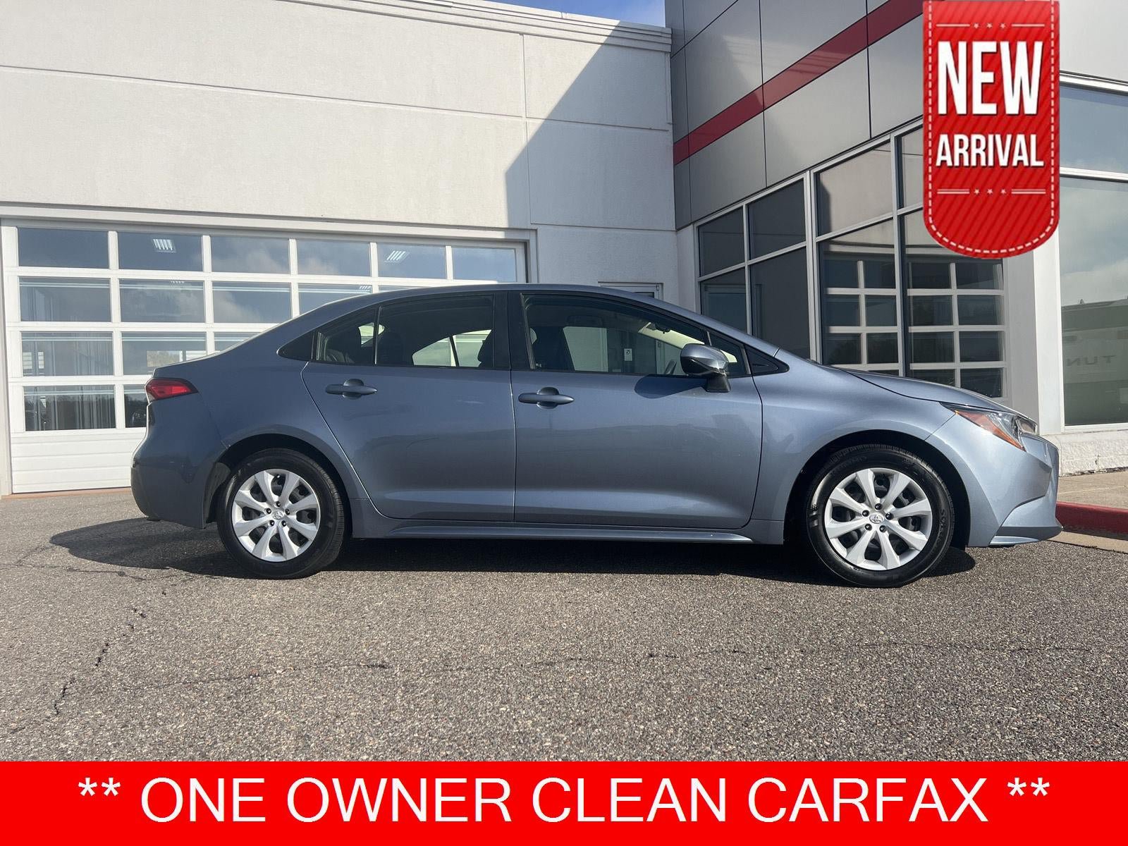 Used 2021 Toyota Corolla LE FWD image 1