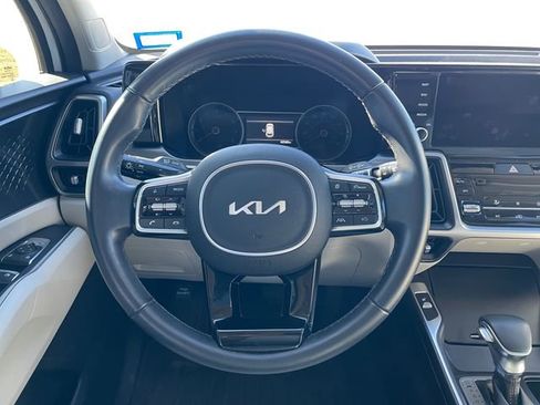 Used 2023 Kia Sorento S w/ Panoramic Sunroof Package image 12