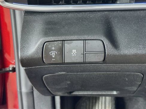 Used 2025 Hyundai Elantra SEL FWD image 21