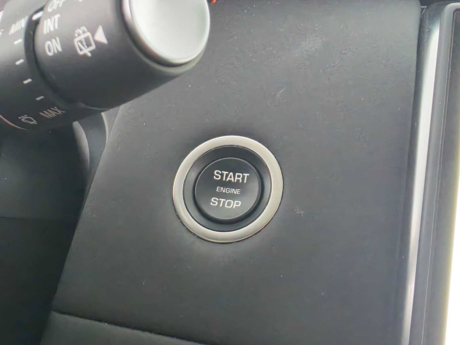 Used 2025 Land Rover Discovery Sport S AWD/4WD image 31