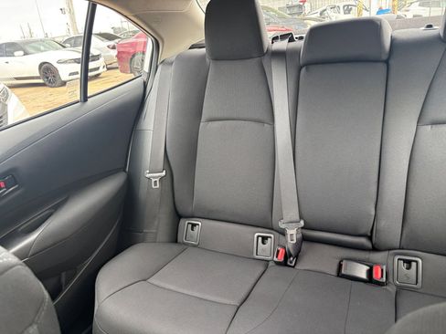 Used 2025 Toyota Corolla LE image 37
